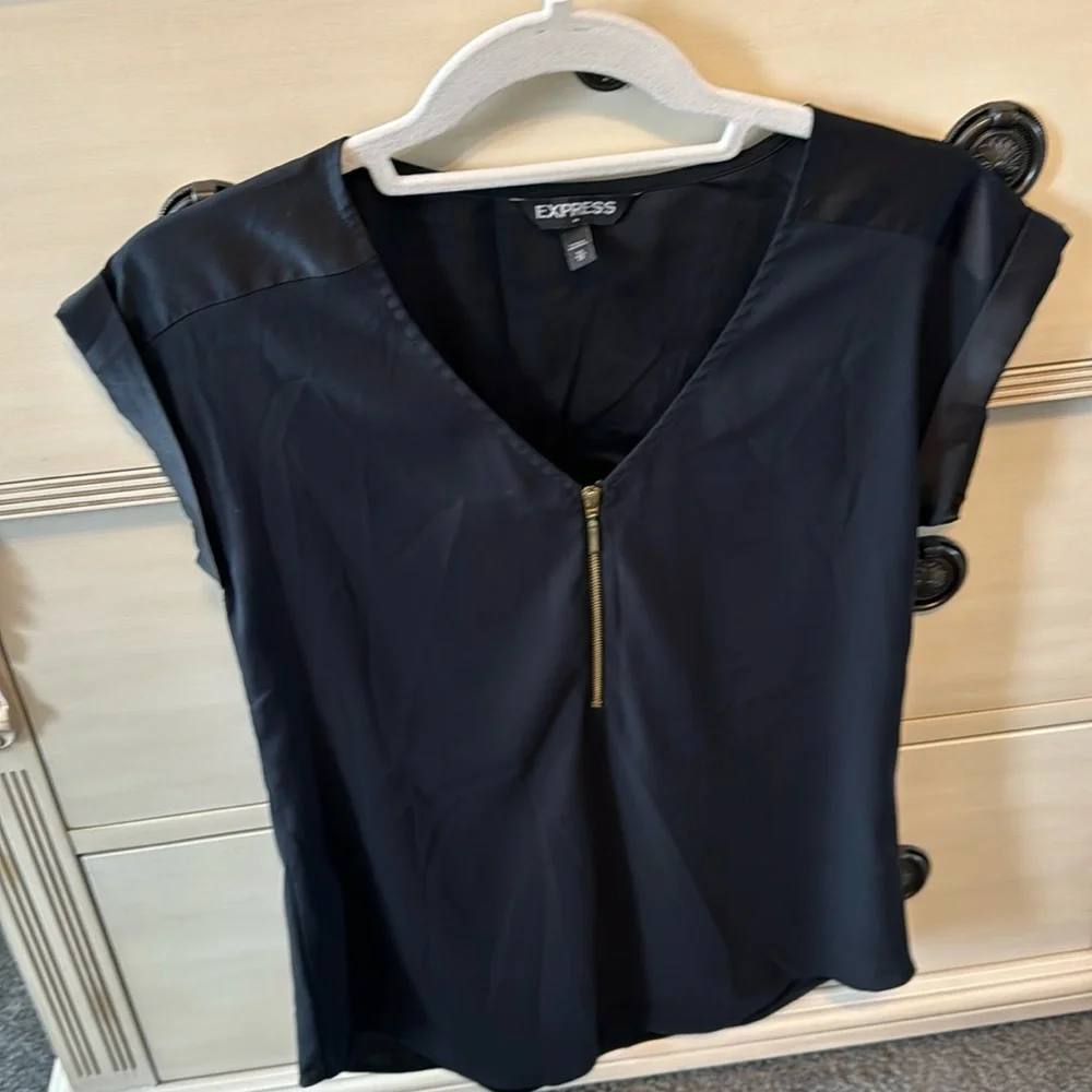 Express top - Picture 1 of 1